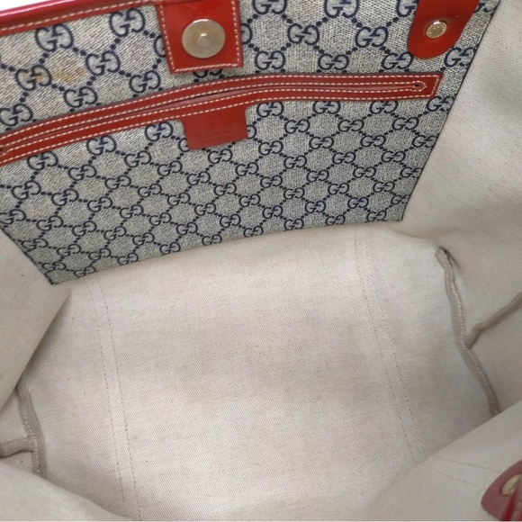 ๐๐๐ฏ GUCCI Supreme Tattoo Heart Navy Blue PVC Tote Hand Bag - Picture 9 of 10